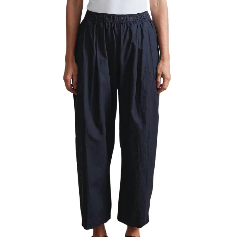 Day To Night Styles Spa Pleated Pant In Black