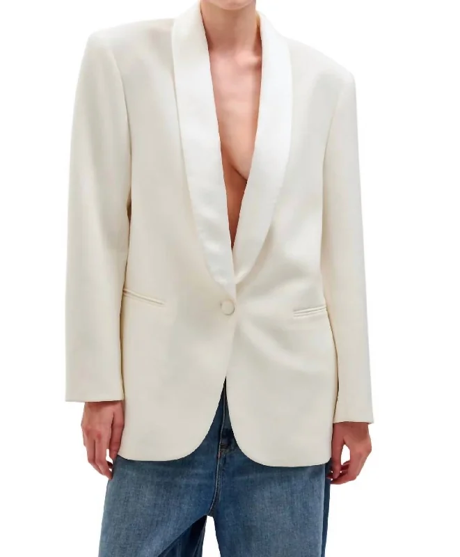 Trendy Women's Collection Everlan Blazer In Ivory