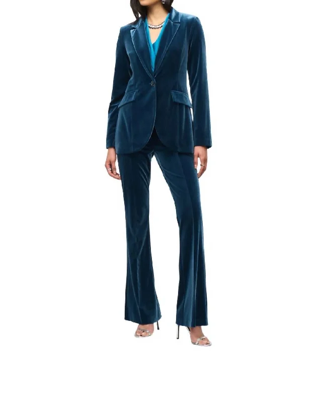 Versatile Outfits Velvet Fitted Blazer In Nightfall