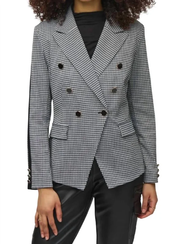 Fresh Styles, Fresh Deals Houndstooth Jacquard Knit Fitted Blazer In Black/vanilla