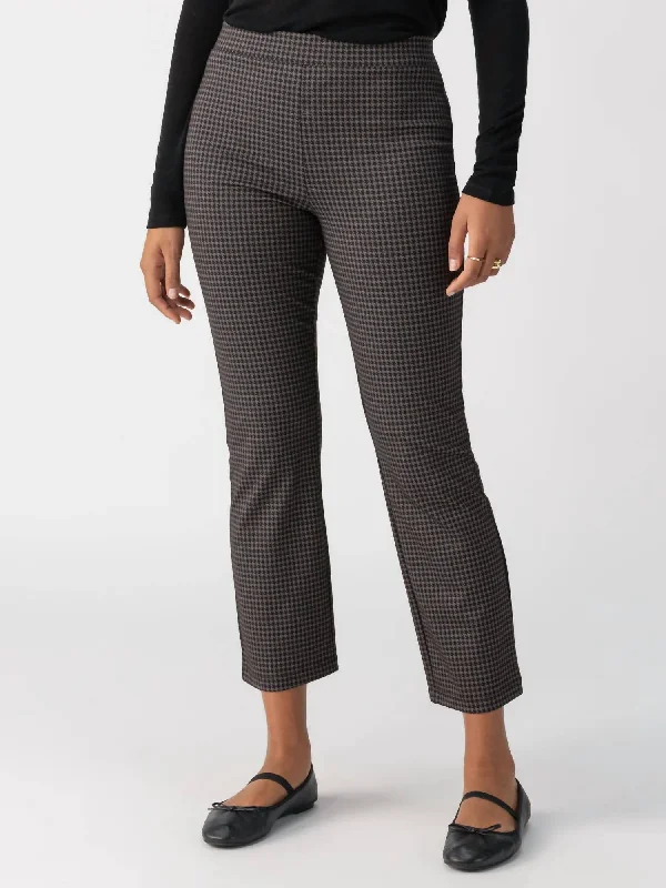 Trendy Fashion For Women Carnaby Kick Crop Leggings In Shadow Check