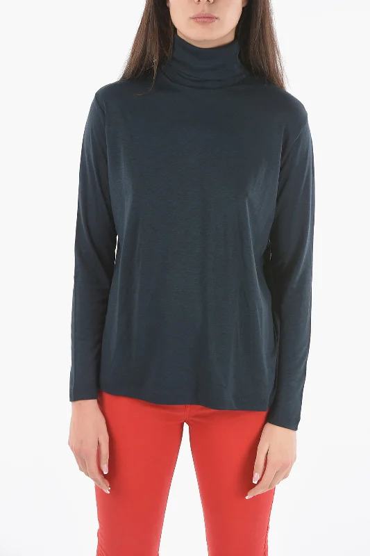 Trend Alert Woolrich Lightweight Turtle-Neck Sweater