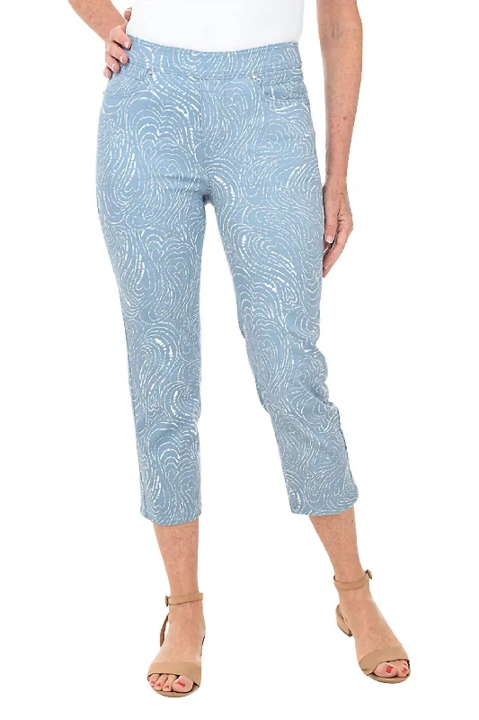 Evening Elegance Pull-On Slim Crop Jeans In Blue/white