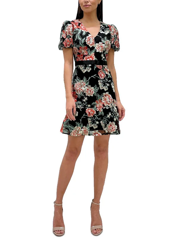 Elegant Simplicity Wardrobe Womens Embroidered Flowers Puff Sleeves Cocktail and Party Dress